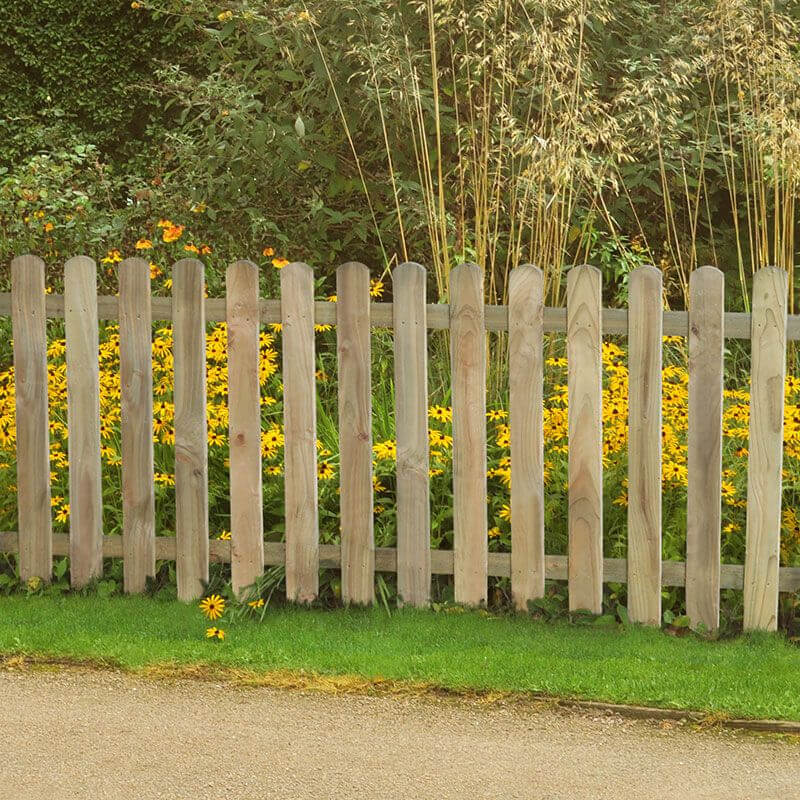 a traditional Garden Fencing Idea - the picket fence